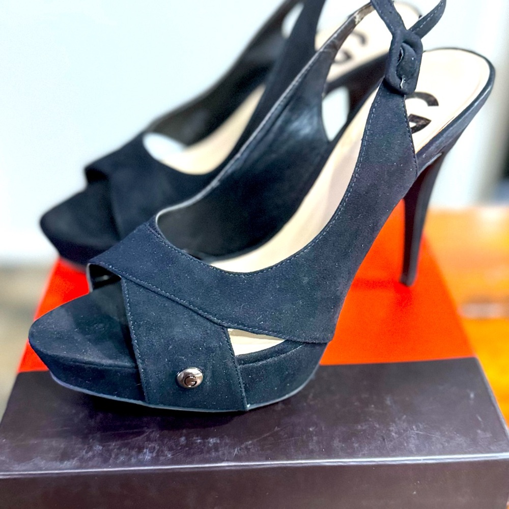 G by Guess women’s black fabric high heels size 8